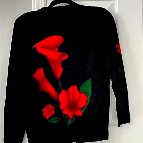 V-Neck Cardigan Front buttons floral +print design - Picture 5 of 16